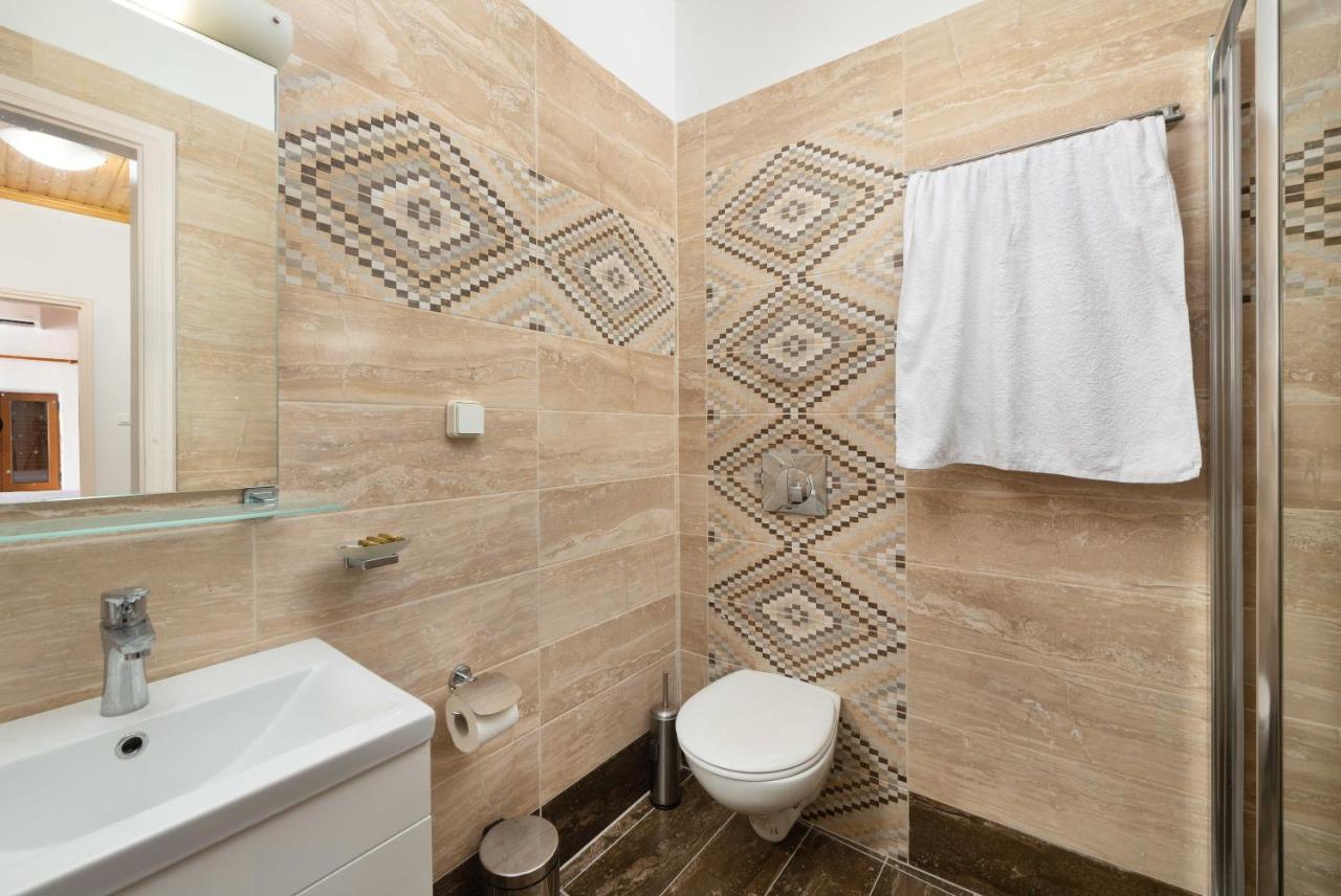 Elena Hotel Sými Buitenkant foto